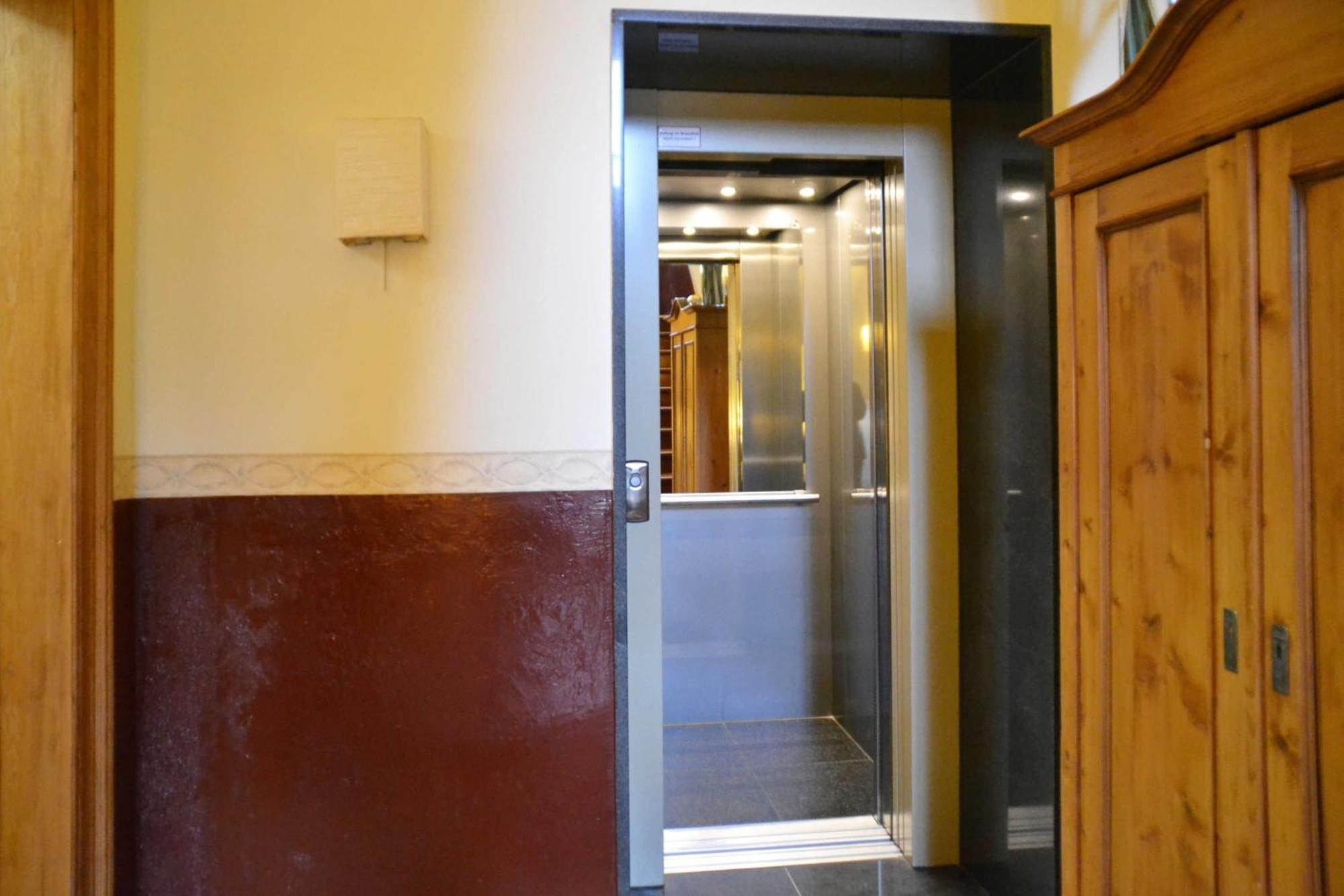 Hermann Hotel Bar Guben Exteriör bild